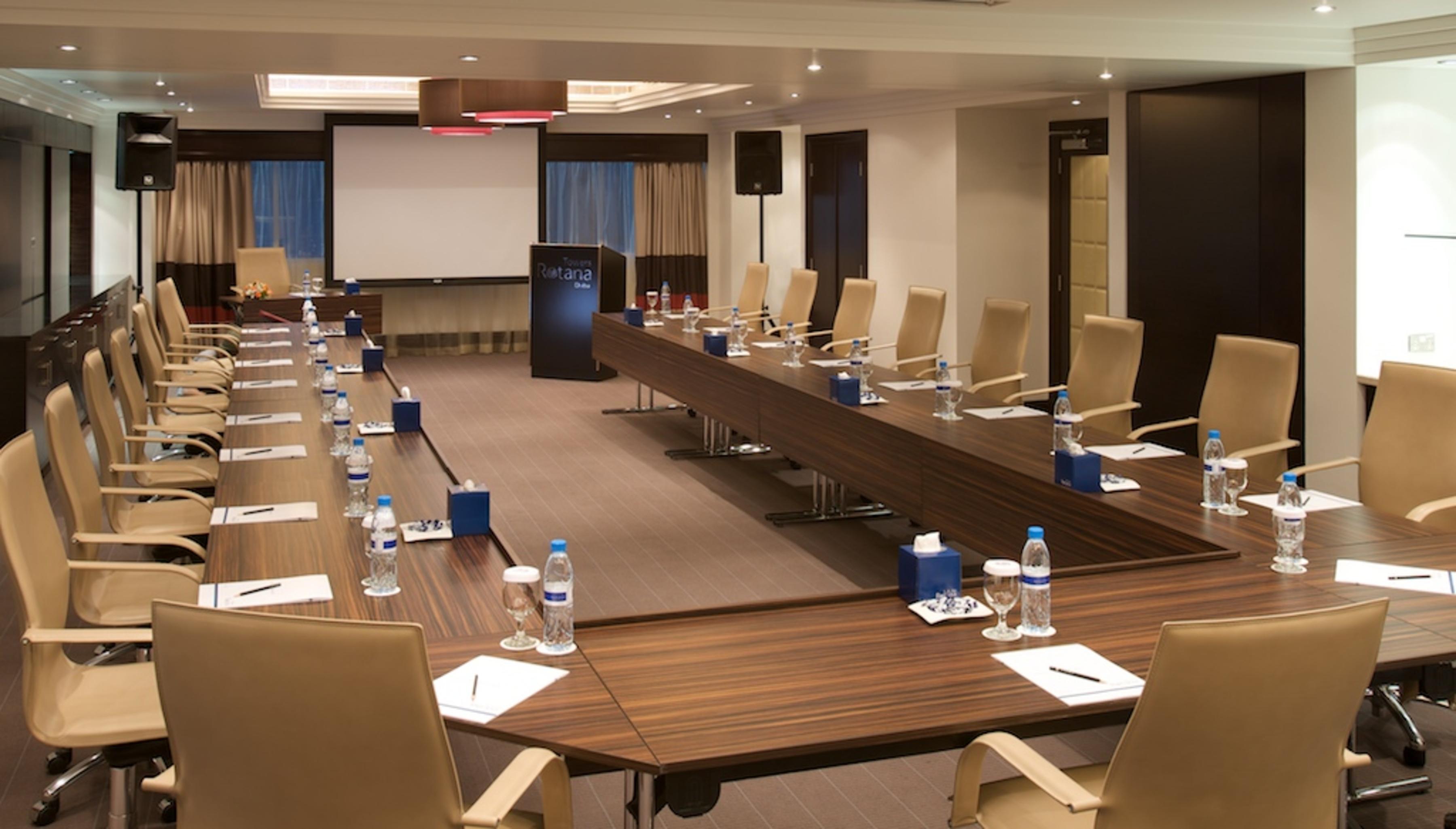 Hotel Towers Rotana - 4*