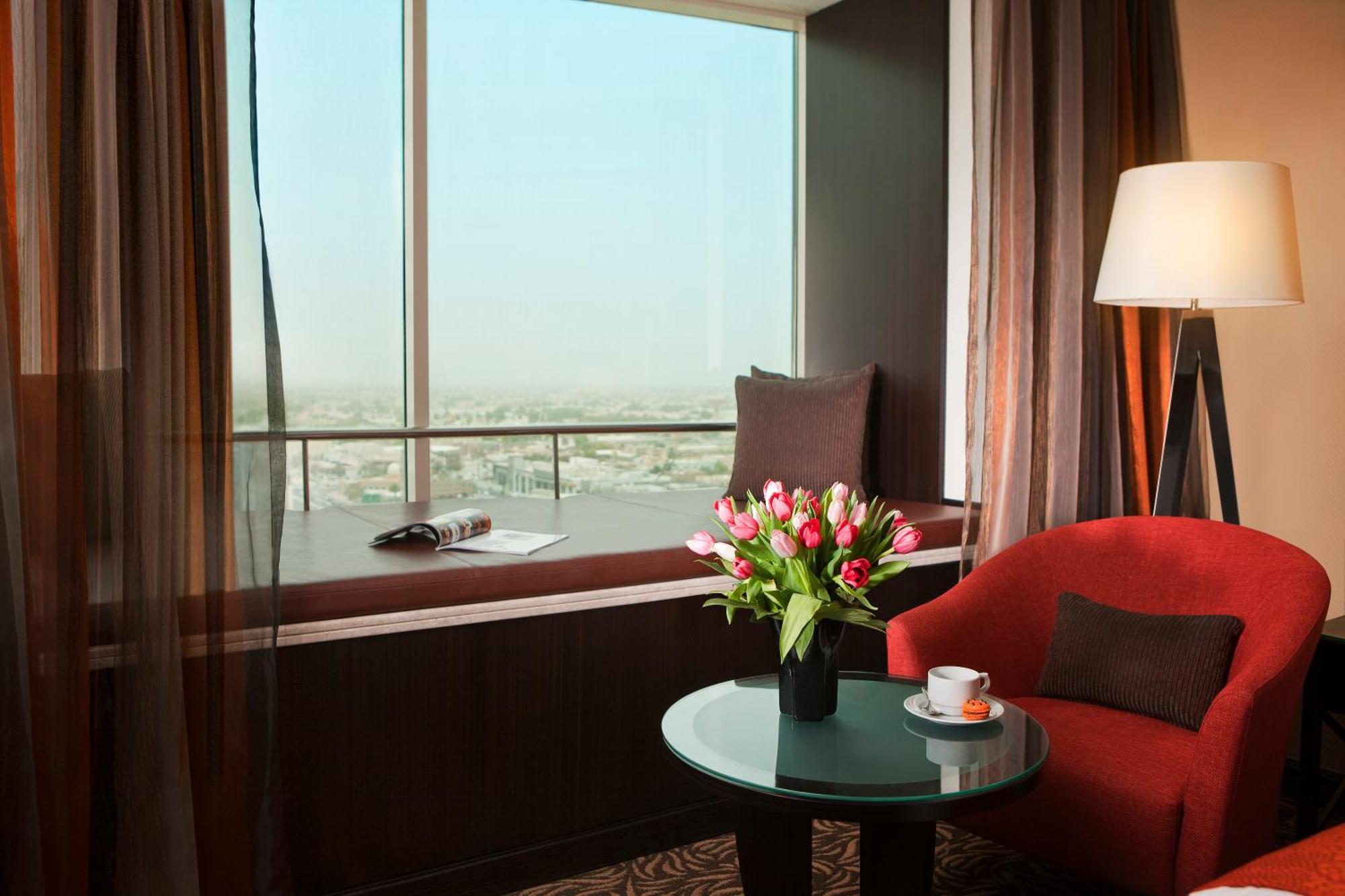 Towers Rotana - होटल 4*